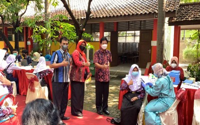 Pelaksanaan vaksinasi tahap-2 siswa siswi SMPN 13 Semarang